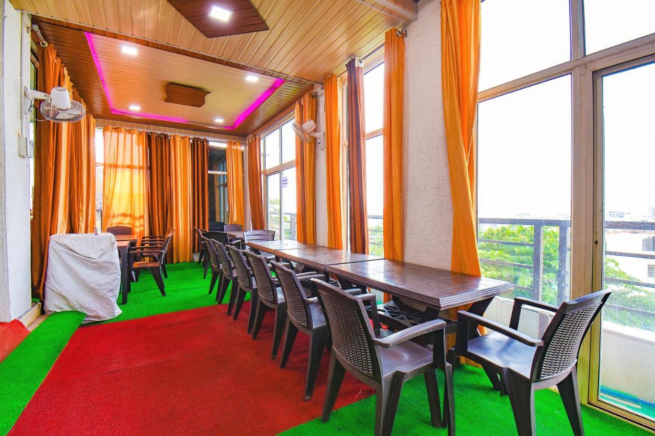 Fabexpress Vardhan Executive Hotel 3*